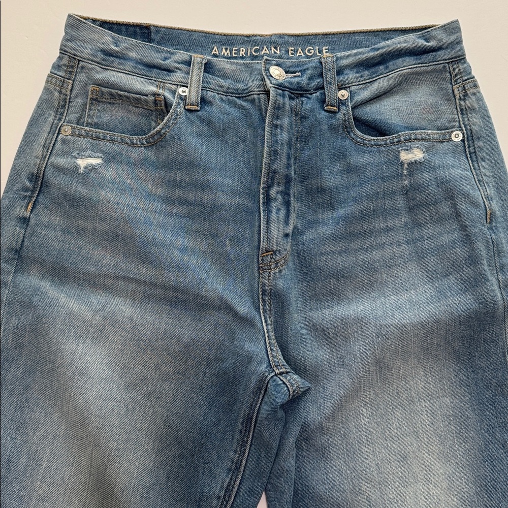 American Eagle Mom Jean Size 8 Regular Distressed Ripped Knees - Picture 3 of 16
